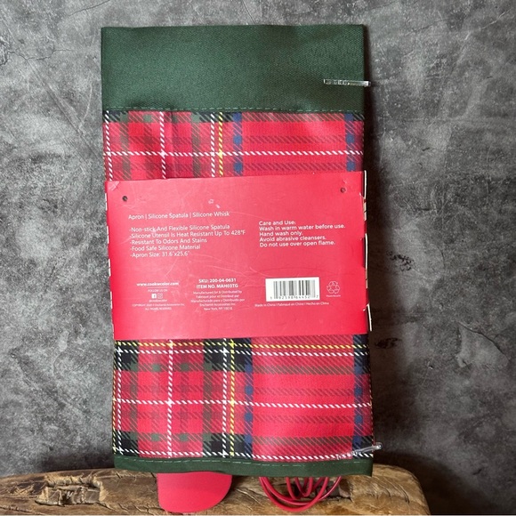 CWC Cook With Color Happy Holidays 3pc Baking Set Plaid Apron Spatula Whisk - Picture 7 of 7